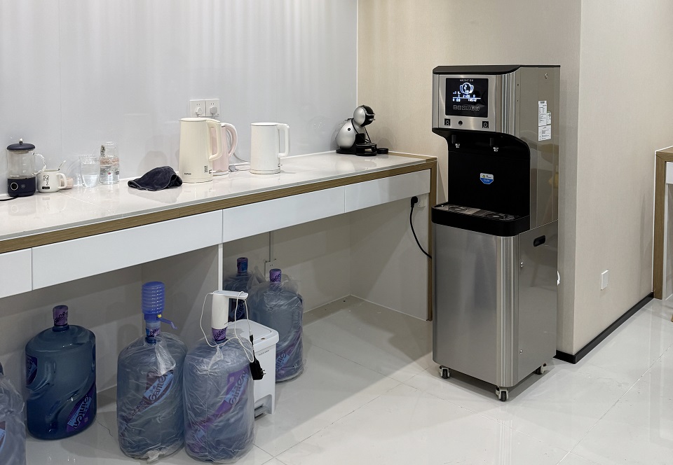 深圳市福田村鎮銀行-采購直飲水機解決健康飲水問題